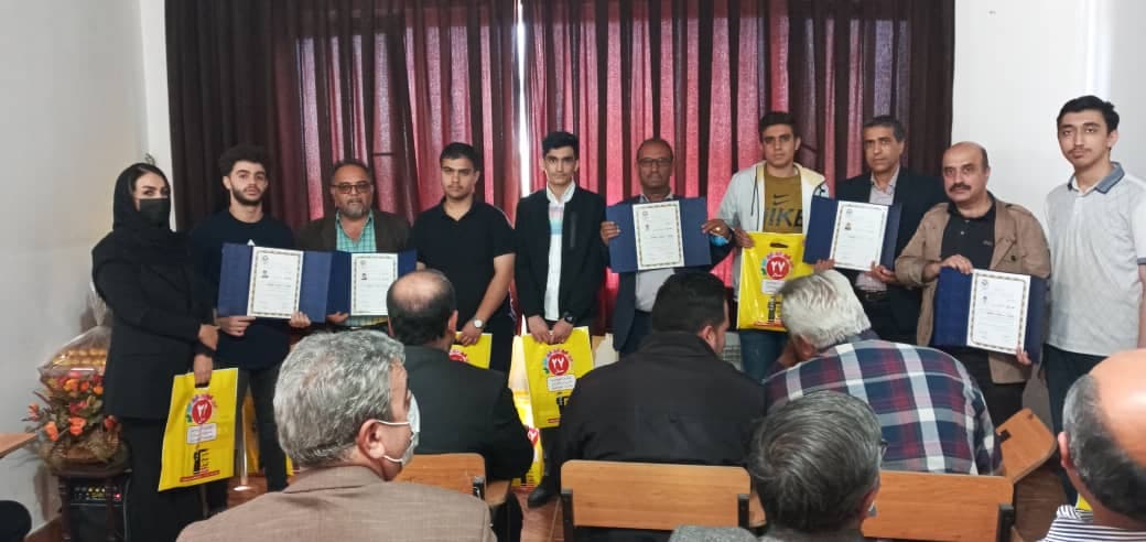 تجلیل از دانش آموزان برتر سال